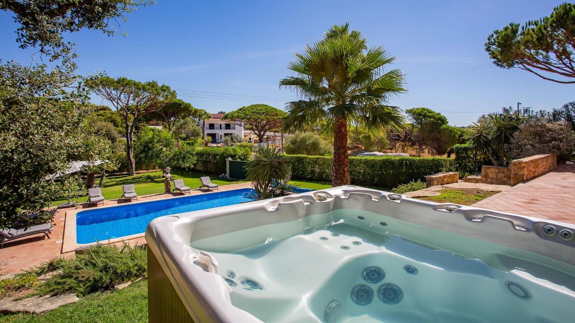 Luxuosa Moradia V5 Em Quarteira - Greice Homes Luaran gambar
