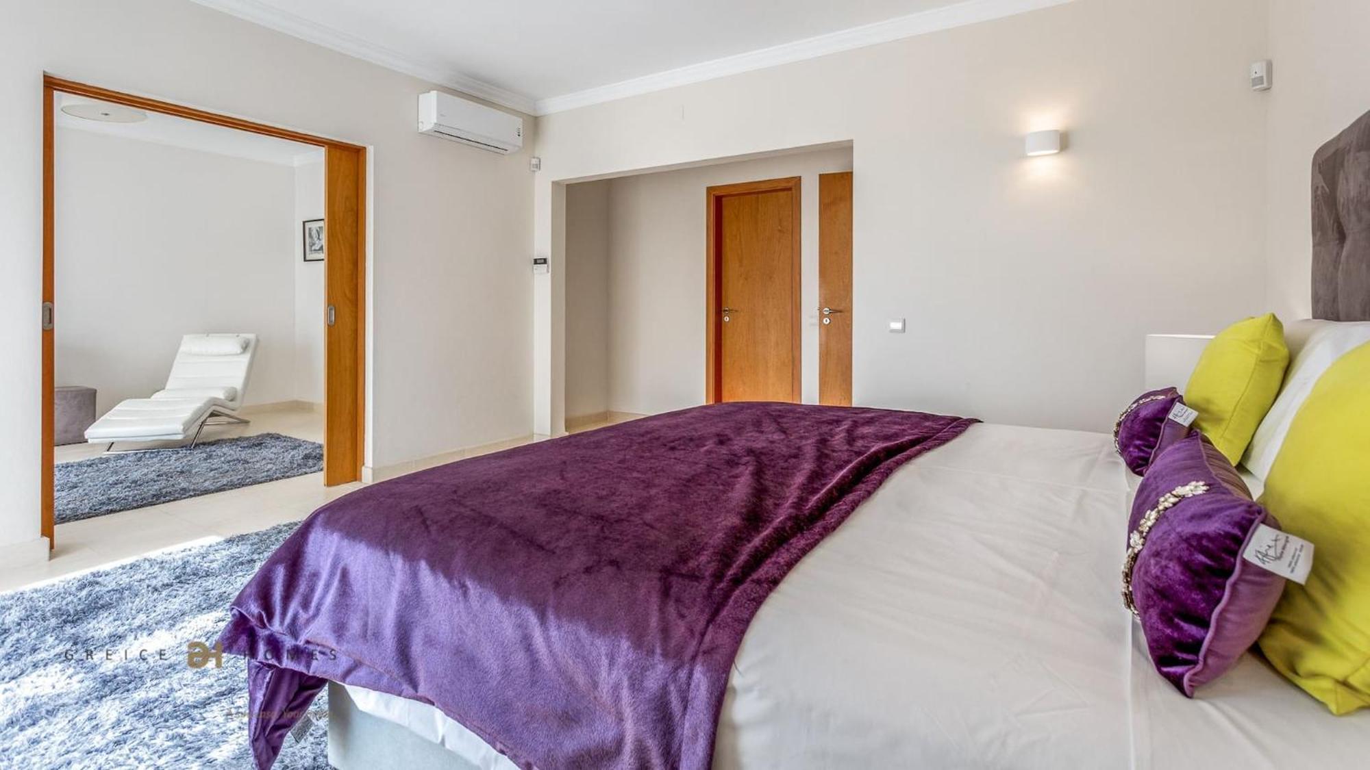 Luxuosa Moradia V5 Em Quarteira - Greice Homes Luaran gambar