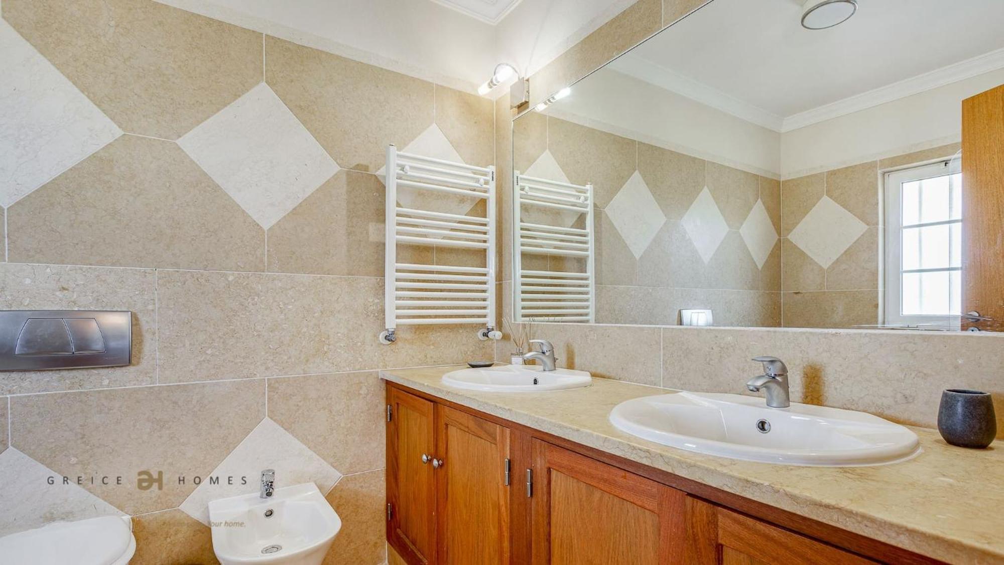 Luxuosa Moradia V5 Em Quarteira - Greice Homes Luaran gambar