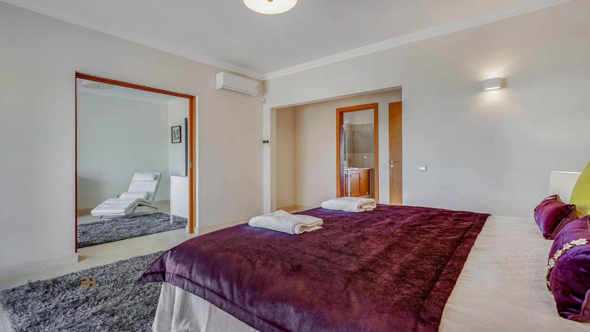 Luxuosa Moradia V5 Em Quarteira - Greice Homes Luaran gambar