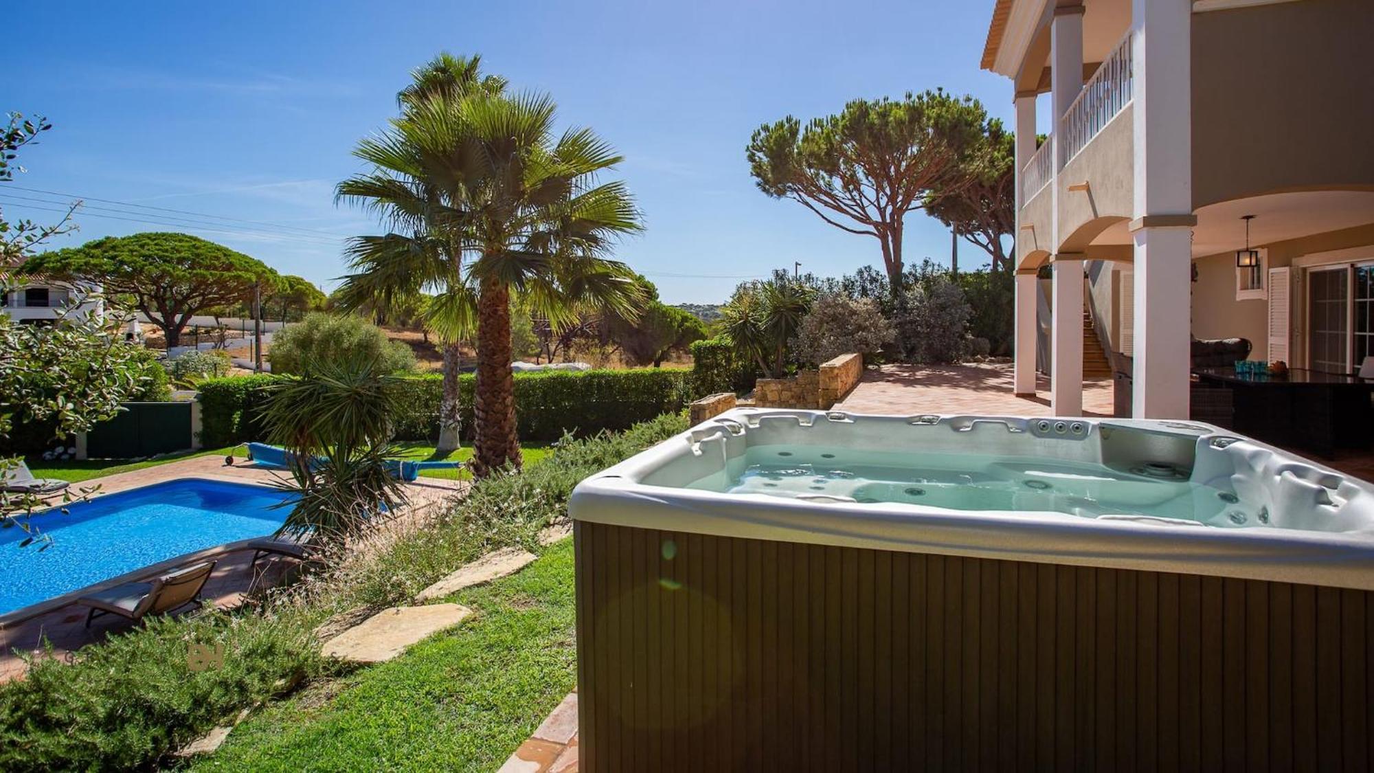 Luxuosa Moradia V5 Em Quarteira - Greice Homes Luaran gambar