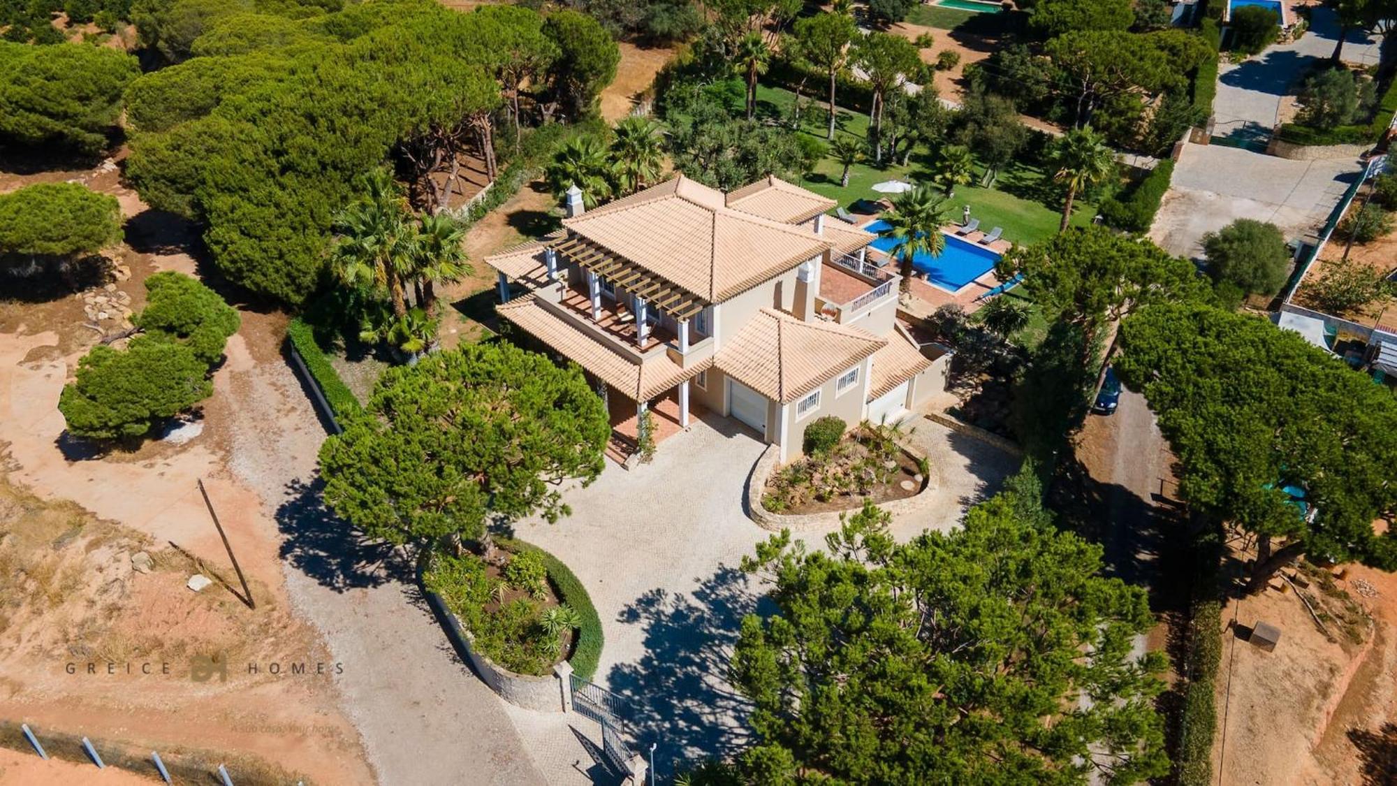 Luxuosa Moradia V5 Em Quarteira - Greice Homes Luaran gambar