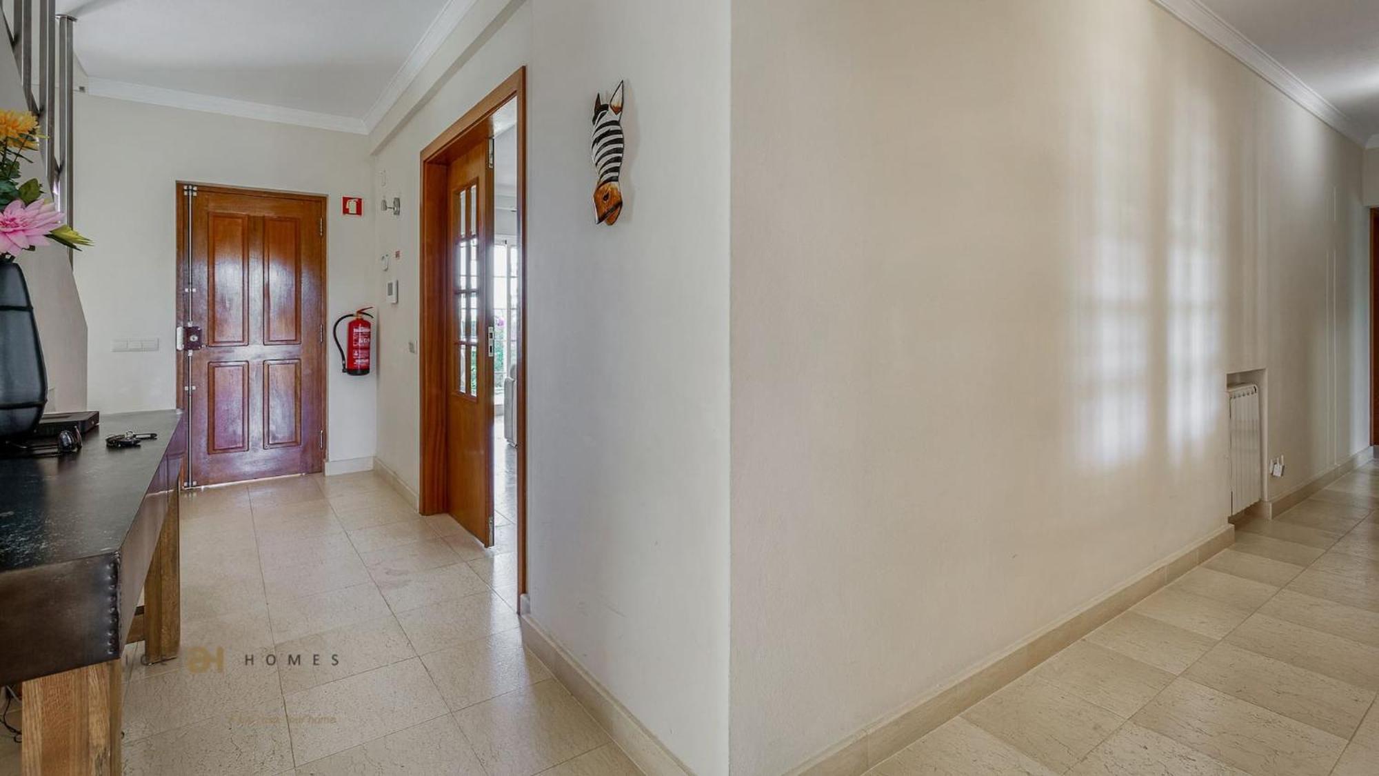 Luxuosa Moradia V5 Em Quarteira - Greice Homes Luaran gambar