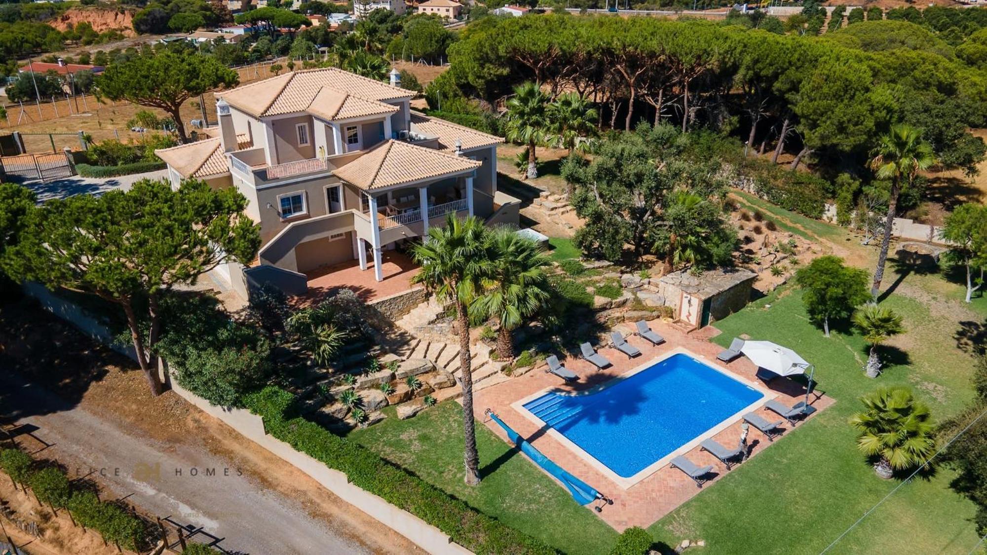 Luxuosa Moradia V5 Em Quarteira - Greice Homes Luaran gambar