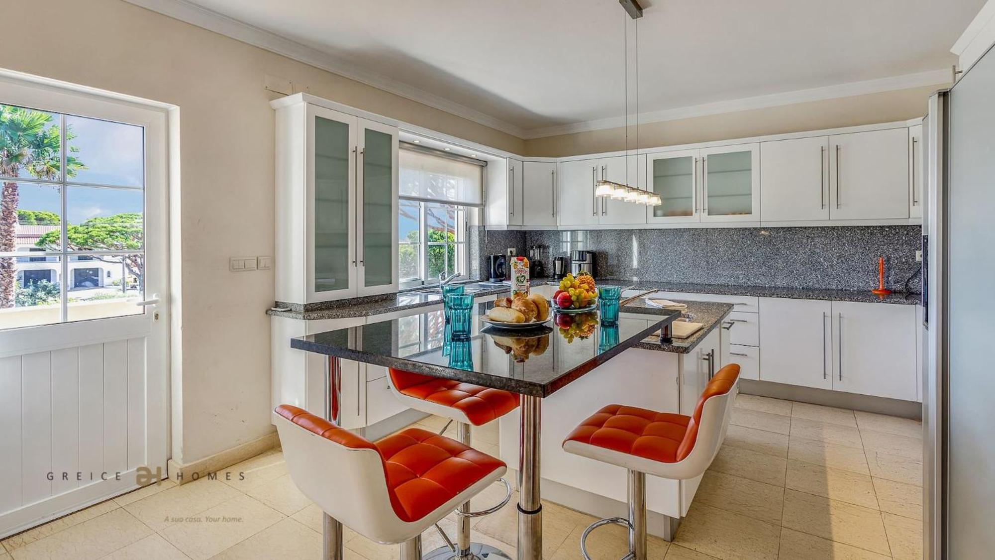 Luxuosa Moradia V5 Em Quarteira - Greice Homes Luaran gambar